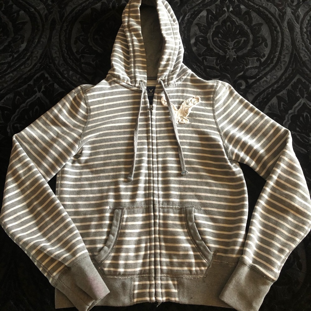 American eagle zip-up hoodie